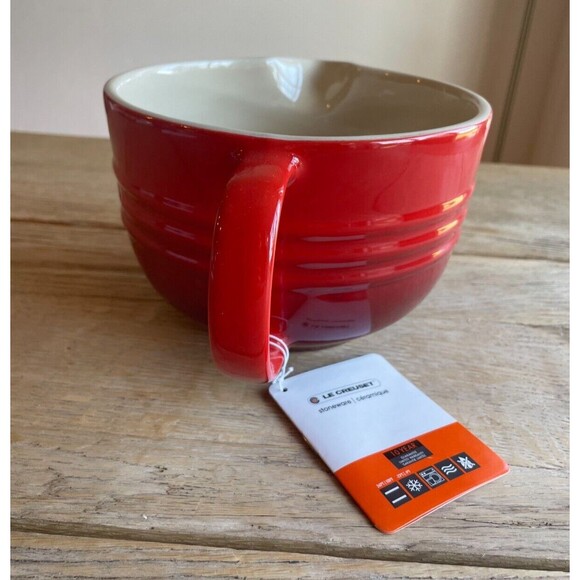 NEW Le Creuset Stoneware Batter Mixing Bowl 2 qt. Cerise Cherry Red - Picture 4 of 10